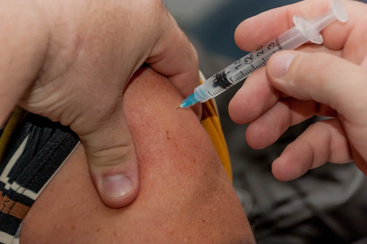 8 Data Points Show the Republican States Suffering & Dying from Low Vaccination Rates