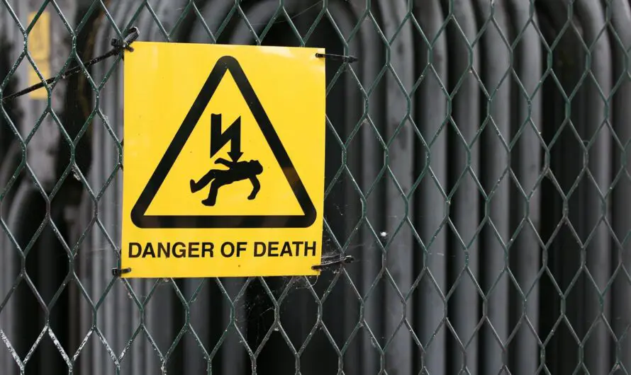 Arc Flash Labeling – 5 Requirements To Ensure Worker Safety in Hazardous Environments