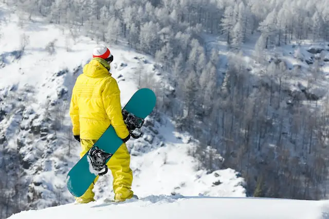 Snowboarding boots and bindings